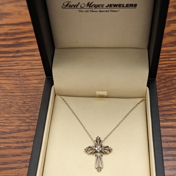 Mini Cross Necklace - Picture 2 of 8